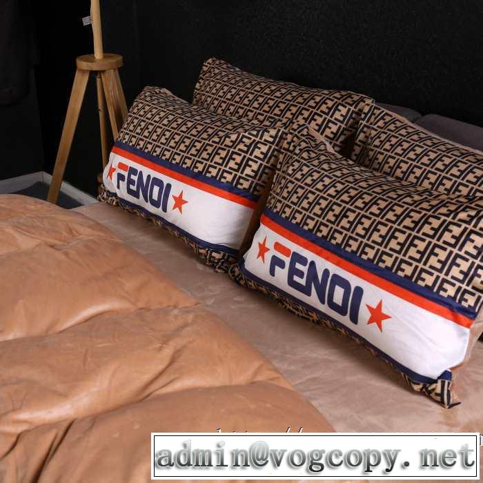 寝具4点セット大胆なチェックの人気トレンド フェンディ 【2019秋冬トレンド】押さえておきたいFENDI