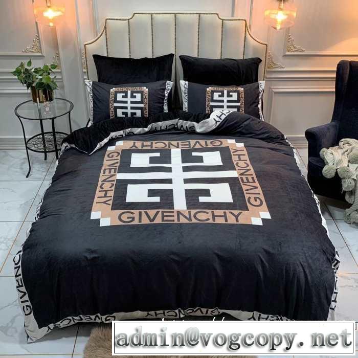 GIVENCHY 寝具4点セットカジュアルコーデオシャレ 気になる2019年秋のファッション ジバンシー
