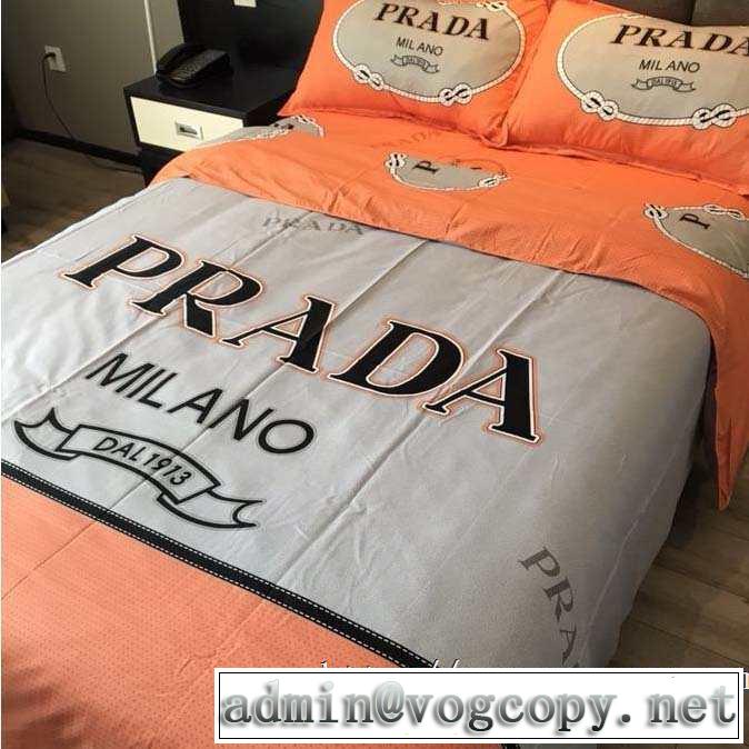 PRADA 寝具4点セット 人気ファッション雑誌でも掲載 プラダ 最速2019秋冬トレンドブランド