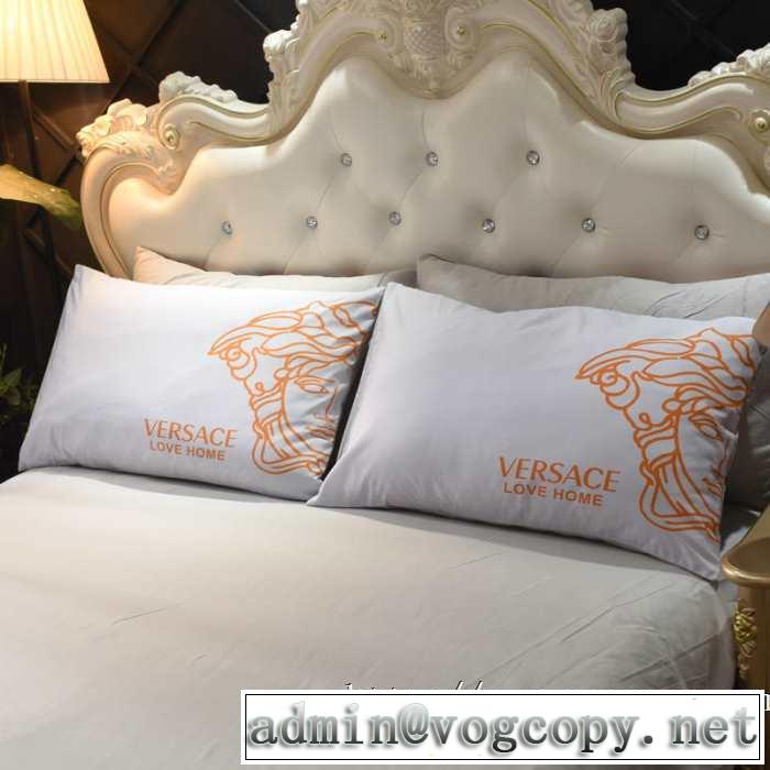 秋こそ楽しめるアイテム VERSACE 寝具4点セット ヴェルサーチ 2019秋冬最重要アイテム