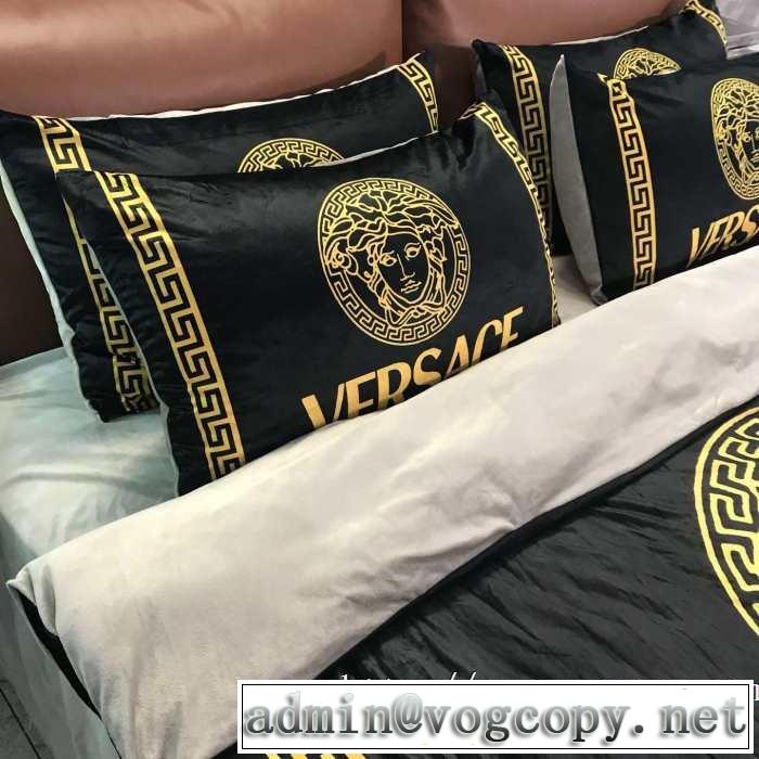 一番おしゃれ秋冬トレンド ヴェルサーチ 気になる2019年秋のファッション VERSACE 寝具4点セット