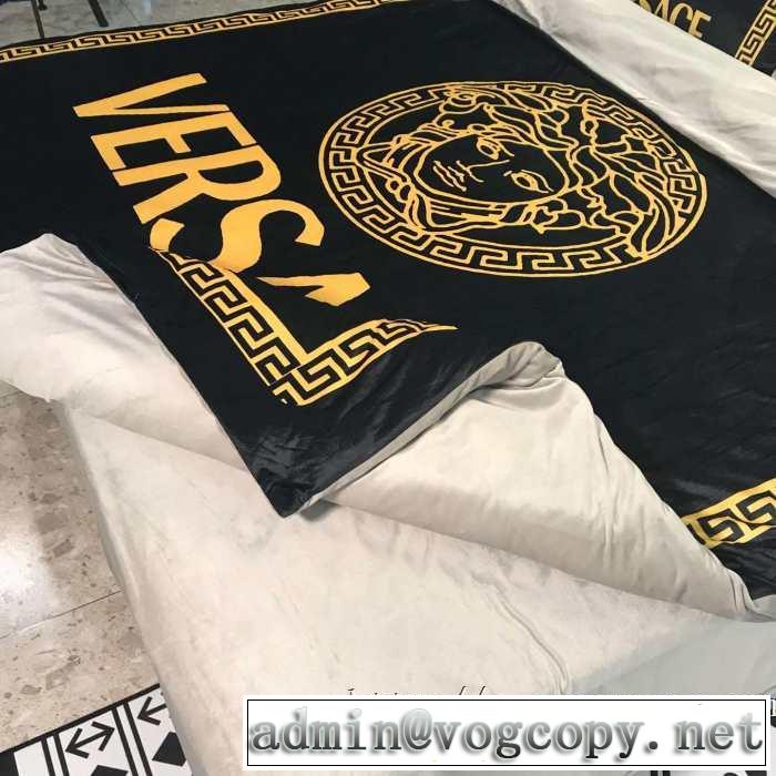 一番おしゃれ秋冬トレンド ヴェルサーチ 気になる2019年秋のファッション VERSACE 寝具4点セット