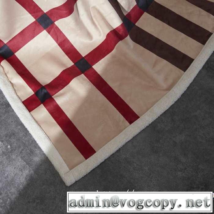 想像以上の柔らかさと軽量 バーバリー BURBERRY  超心地よい肌触り ブランケット 秋冬の寒さ対策