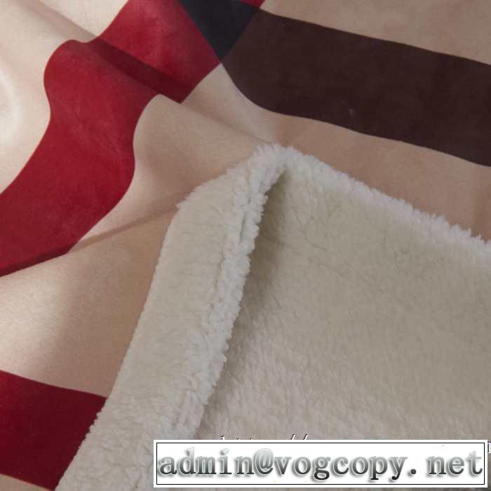 想像以上の柔らかさと軽量 バーバリー BURBERRY  超心地よい肌触り ブランケット 秋冬の寒さ対策