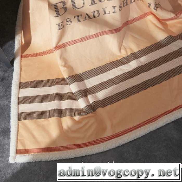 バーバリー BURBERRY  セレブ愛用　贈り物にも最適 ブランケット 超極細繊維を使用した美品
