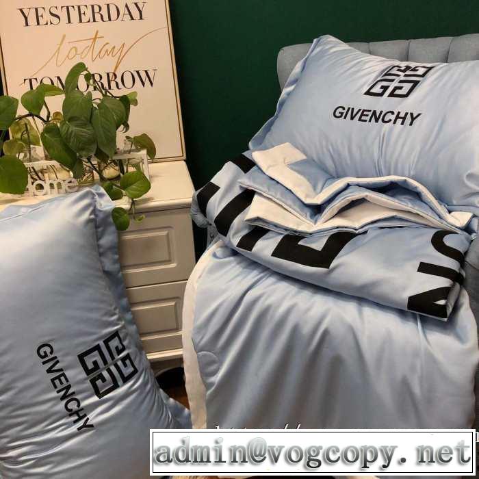 季節感のあるファッション ジバンシー 累計出荷枚数大 GIVENCHY 夏はエアコンの効いた部屋対応 ブランケット