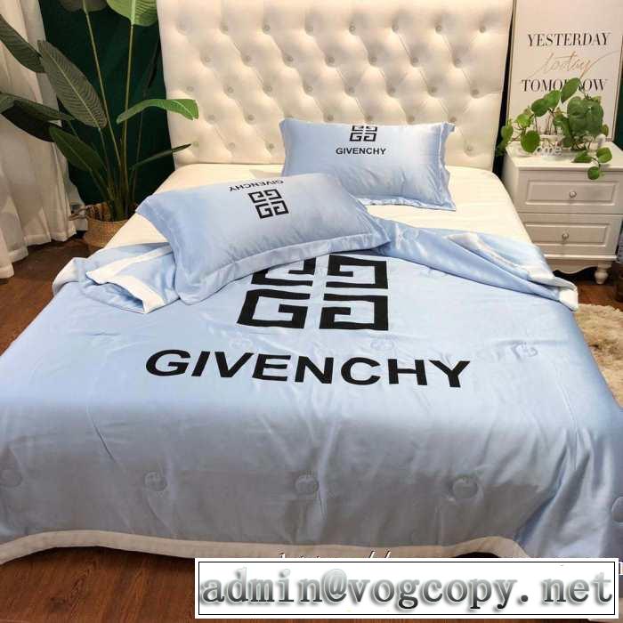 季節感のあるファッション ジバンシー 累計出荷枚数大 GIVENCHY 夏はエアコンの効いた部屋対応 ブランケット