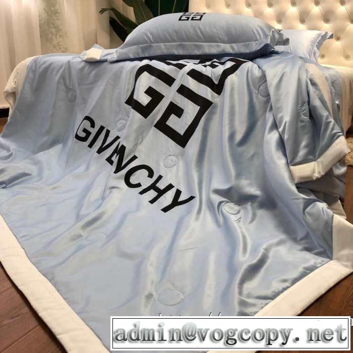 季節感のあるファッション ジバンシー 累計出荷枚数大 GIVENCHY 夏はエアコンの効いた部屋対応 ブランケット