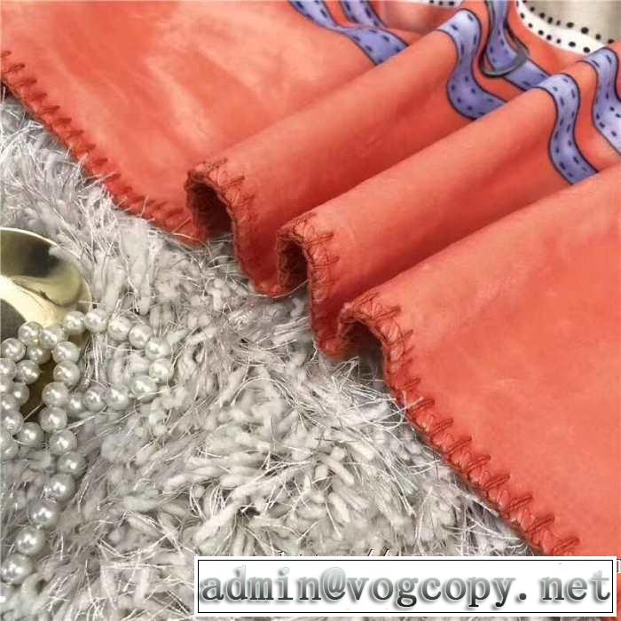 エルメス HERMES 大人カジュアル夏ファッション2019 ブランケット 持ち運びに便利 モコモコに幸せを感じる肌触り