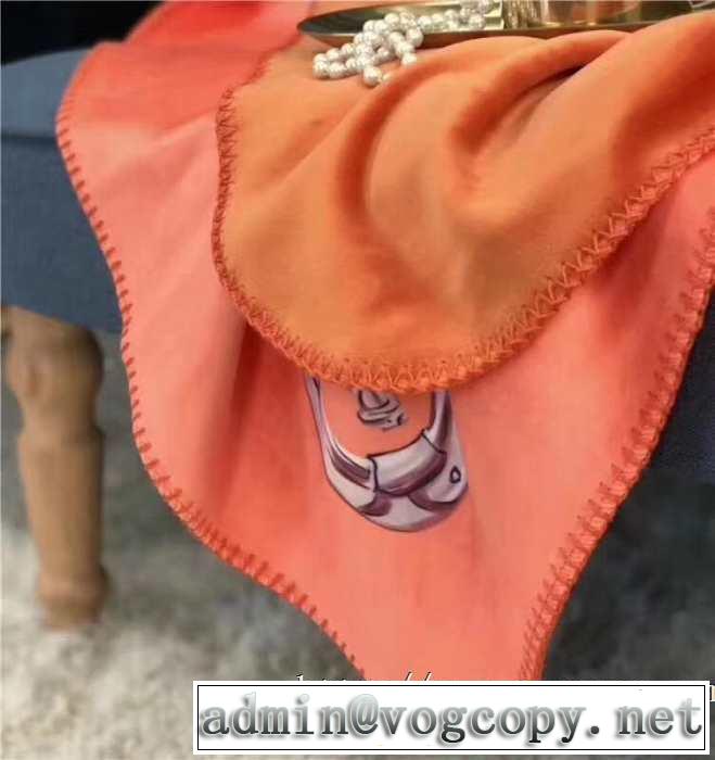 エルメス HERMES 大人カジュアル夏ファッション2019 ブランケット 持ち運びに便利 モコモコに幸せを感じる肌触り
