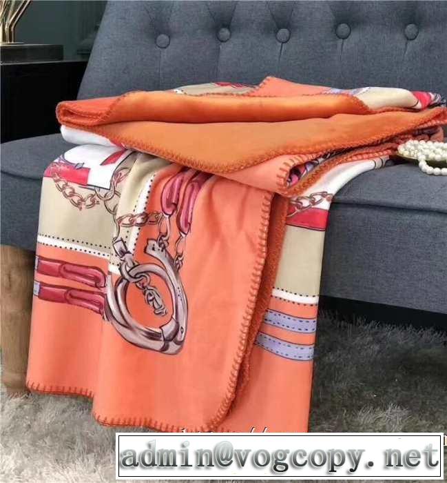 エルメス HERMES 大人カジュアル夏ファッション2019 ブランケット 持ち運びに便利 モコモコに幸せを感じる肌触り