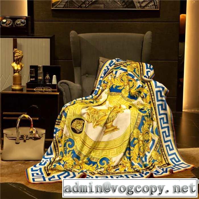 2019春夏トレンドアイテム ヴェルサーチ セレブ愛用　贈り物にも最適 VERSACE ブランケットお肌の敏感な方におすすめ