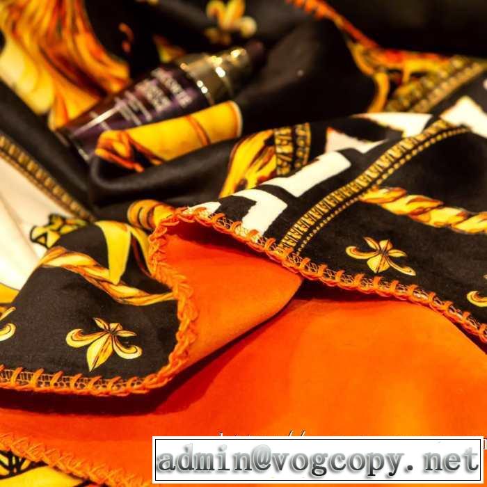 夏はエアコンの効いた部屋対応  ヴェルサーチ 数量限定で登場するブランケット  VERSACE ブランケット毎日安心してお使える