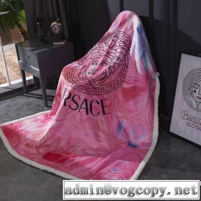 夏おすすめ人気ブランドアイテム ヴェルサーチ 優しく肌にフィットする VERSACE ブランケット肌の方にも安心していただける