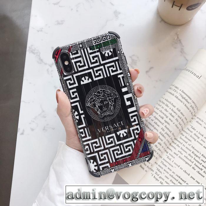 ヴェルサーチ今年注目すべき秋冬ファッション VERSACE2019トレンドアイテム激安  スマートフォンケース ヒットする秋冬コレクション
