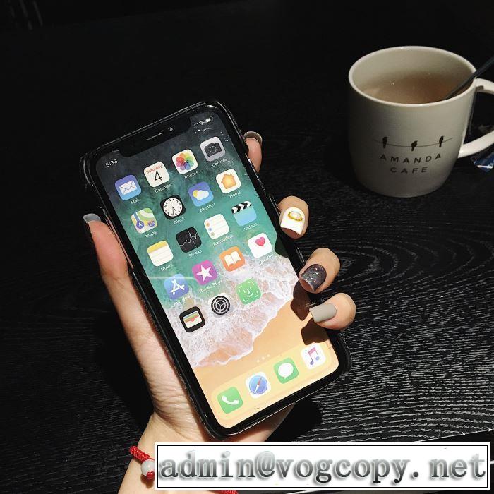 多色可選 ヴェルサーチ 速報！2019年秋ファッショントレンド VERSACE 大人かわいい秋冬コーデを楽しみ スマートフォンケース 秋冬もちろん主役級