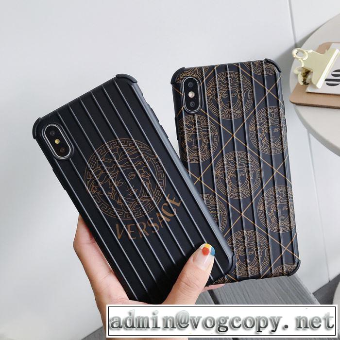 秋ファションのトレンド ヴェルサーチ2色可選  2019秋に注目したい VERSACE スマートフォンケース おしゃれさんはいち早く取り