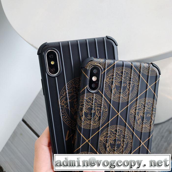 秋ファションのトレンド ヴェルサーチ2色可選  2019秋に注目したい VERSACE スマートフォンケース おしゃれさんはいち早く取り