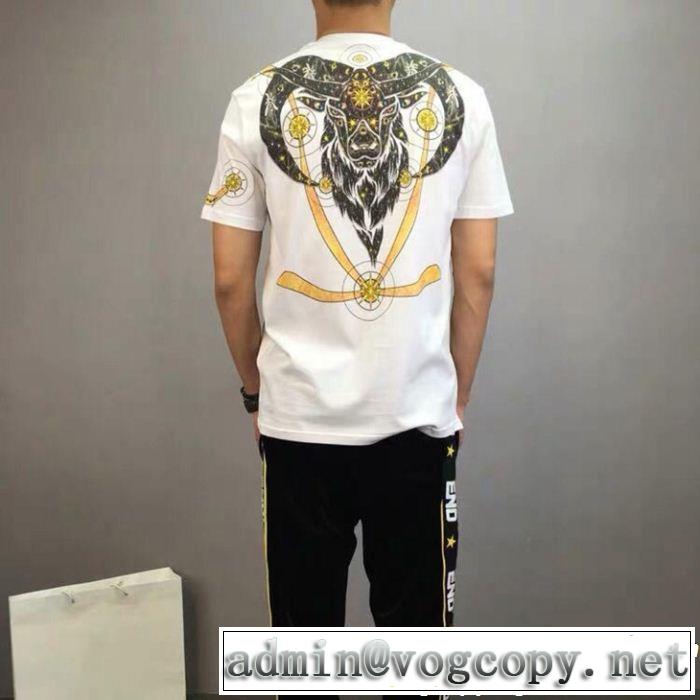 カジュアルを一歩大人に ジバンシー GIVENCHY Tシャツ/ティーシャツ 2019年春夏のトレンドアイテム