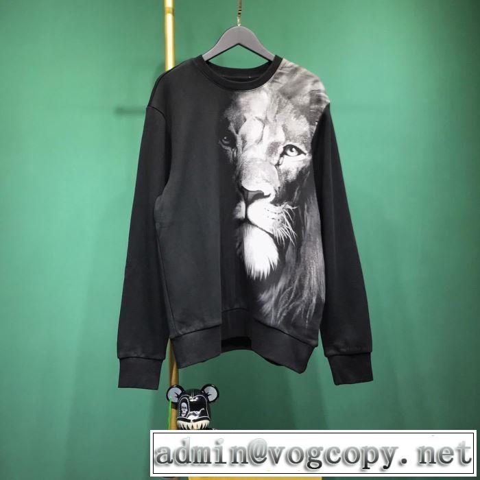 2019年春夏のトレンドアイテム 高級感が好評です ジバンシー GIVENCHY プルオーバーパーカー