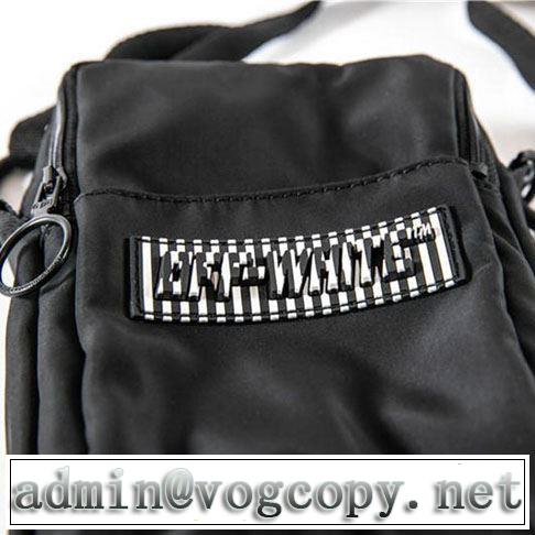 Off-White きちんと感をプラス オフホワイト デニム バッグ 《2019年》今、注目のストリート