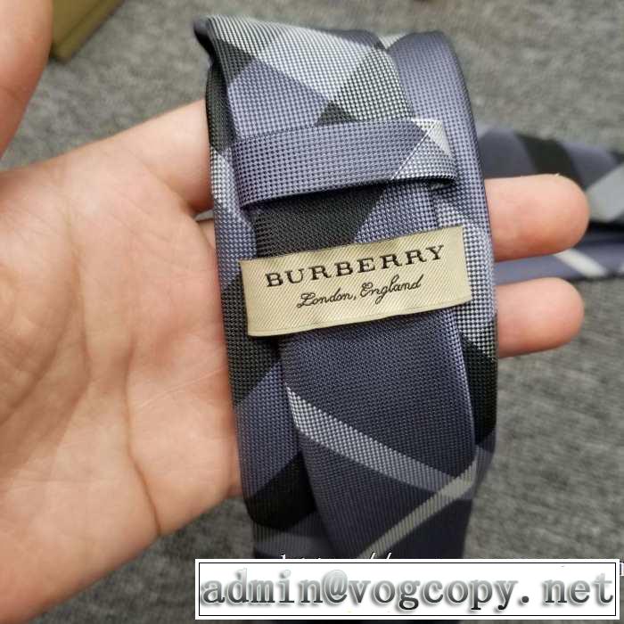おしゃれさんはいち早く取り バーバリー【2019秋冬】の注目トレンド  BURBERRY ネクタイ