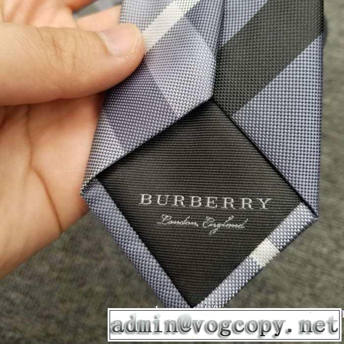 おしゃれさんはいち早く取り バーバリー【2019秋冬】の注目トレンド  BURBERRY ネクタイ