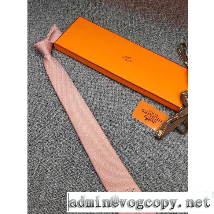 2019-20秋冬取り入れやすい エルメスおしゃれに秋を迎えるために  HERMES ネクタイ