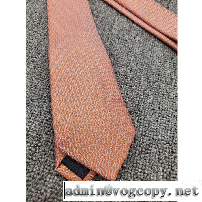 2019-20秋冬取り入れやすい エルメスおしゃれに秋を迎えるために  HERMES ネクタイ