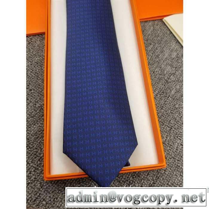 おしゃれ感度が高い秋冬トレンド エルメス HERMES ネクタイ 2019秋のファッショントレンドはこれ