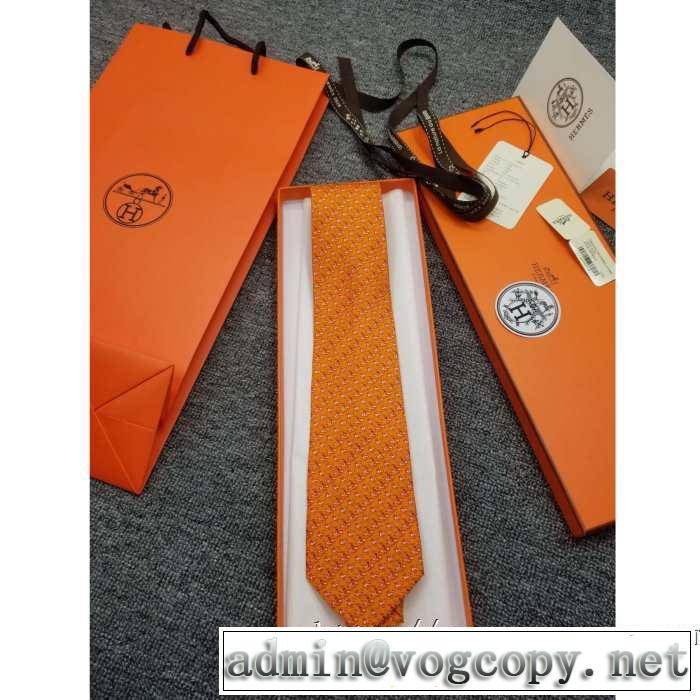 2019秋のファッショントレンドはこれ エルメス HERMES ネクタイ お洒落で秋冬注目トレンド