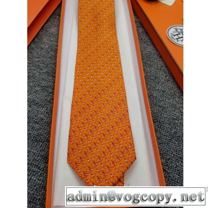 2019秋のファッショントレンドはこれ エルメス HERMES ネクタイ お洒落で秋冬注目トレンド