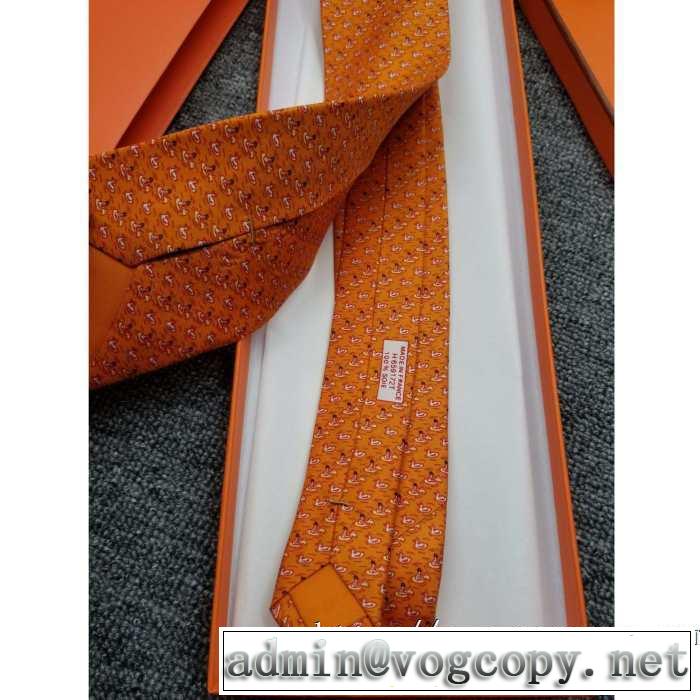 2019秋のファッショントレンドはこれ エルメス HERMES ネクタイ お洒落で秋冬注目トレンド