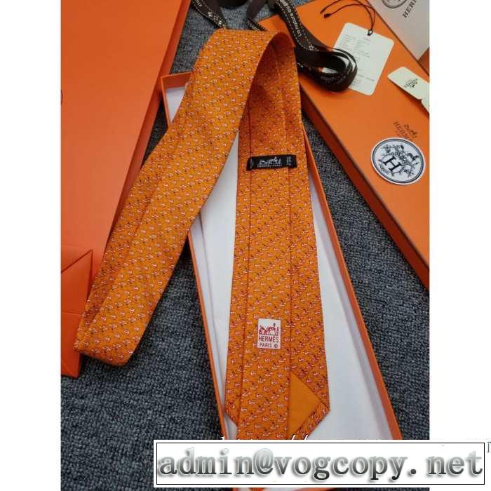 2019秋のファッショントレンドはこれ エルメス HERMES ネクタイ お洒落で秋冬注目トレンド