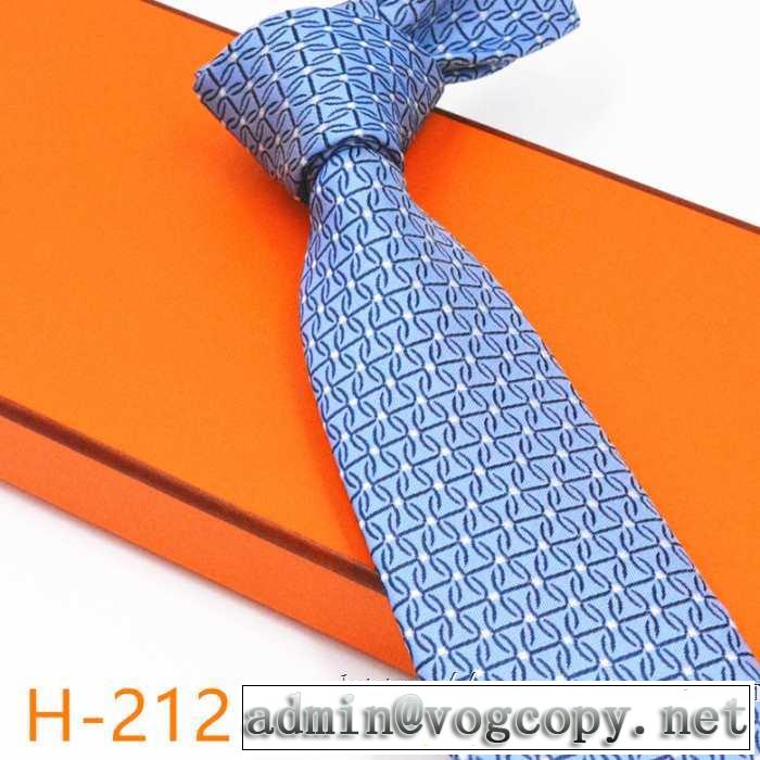 2019-20秋冬トレンドファッション エルメス おしゃれに秋を迎えるために HERMES ネクタイ