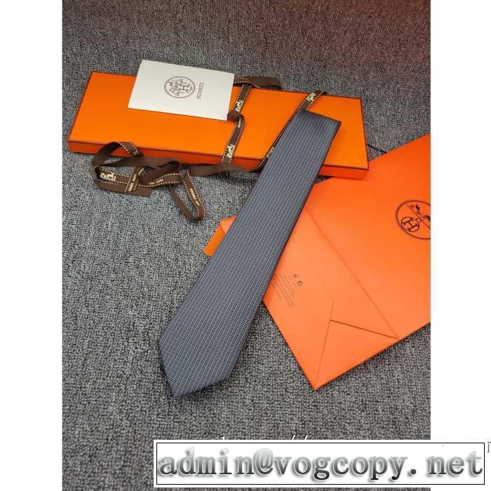 気になる2019年秋のファッション エルメス絶妙な大人っぽさと遊び心 HERMES ネクタイ