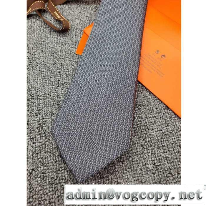 気になる2019年秋のファッション エルメス絶妙な大人っぽさと遊び心 HERMES ネクタイ