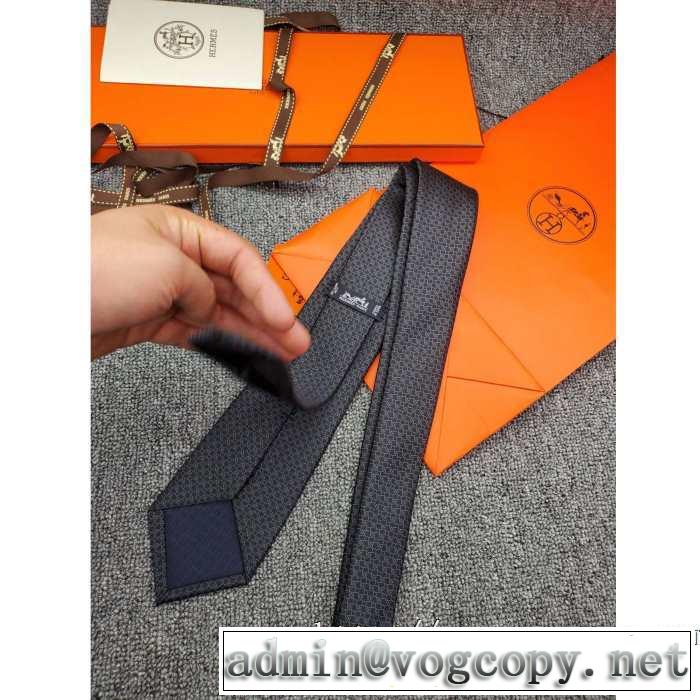 秋冬ファッションコーディネート エルメス 2020秋冬流行ファション  HERMES ネクタイ