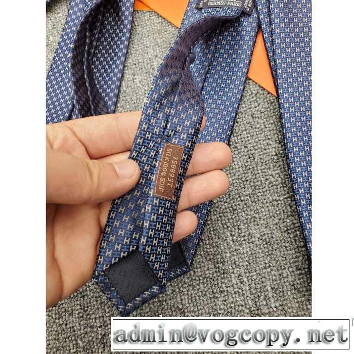 2019秋のファッショントレンドはこれ エルメス HERMES ネクタイ 大胆なチェックの人気トレンド