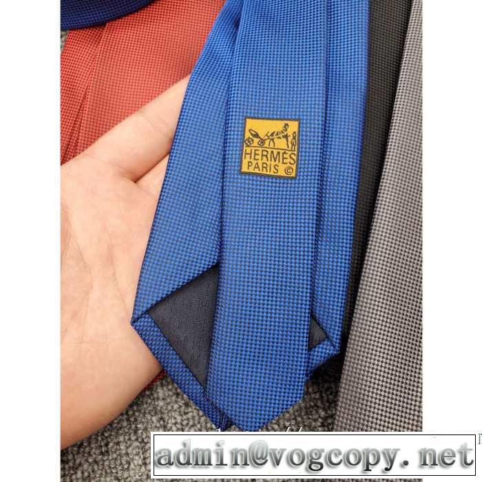 シンプルに着こなしたい エルメス秋にはやる最新作を先取り HERMES ネクタイ 秋服コーデ2019年版 多色可選