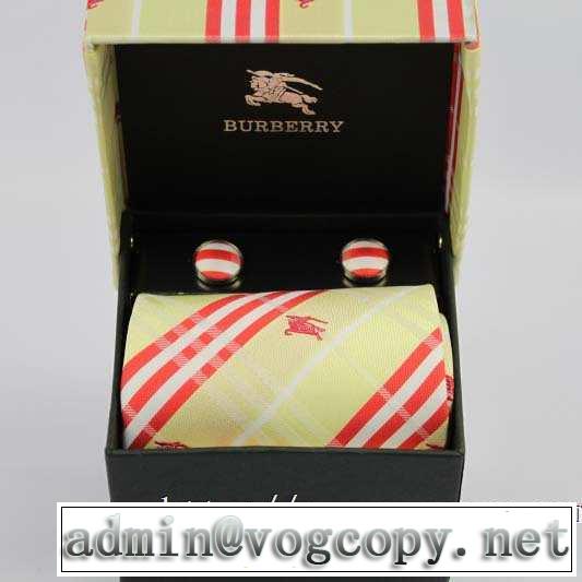 2020秋冬流行ファション おしゃれ度アップ秋冬コレクション バーバリー BURBERRY ネクタイ