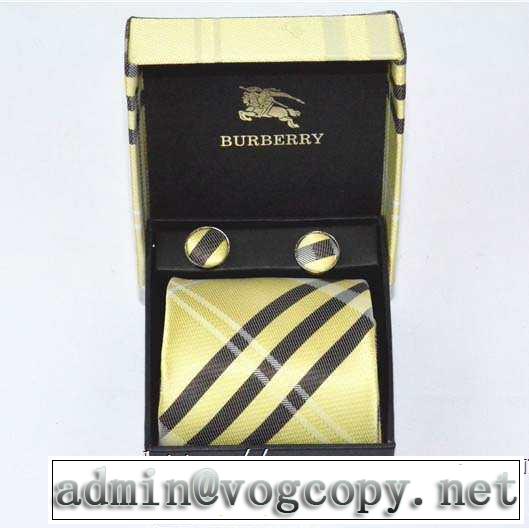 バーバリー おしゃれさんはいち早く取り BURBERRY ネクタイ  2019秋断然ブランド推し
