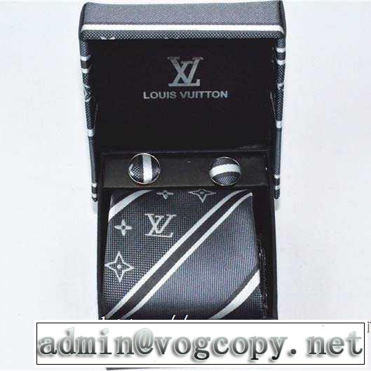 ルイ ヴィトン おしゃれさんはいち早く取り LOUIS VUITTON  ネクタイ  2019秋冬最重要アイテム
