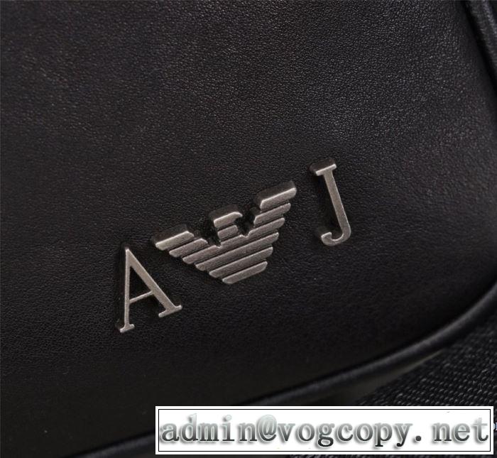 一番の魅力秋冬のマストアイテム　アルマーニ ARMANI　引き続きトレンド人気色ショルダーバッグ 一気に大人のこなれ感抜群