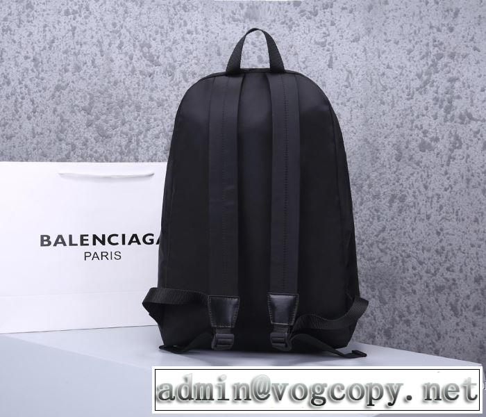 一番おしゃれ秋冬トレンド バレンシアガ BALENCIAGA 2019秋に注目したい リュック おしゃれさんはいち早く取り