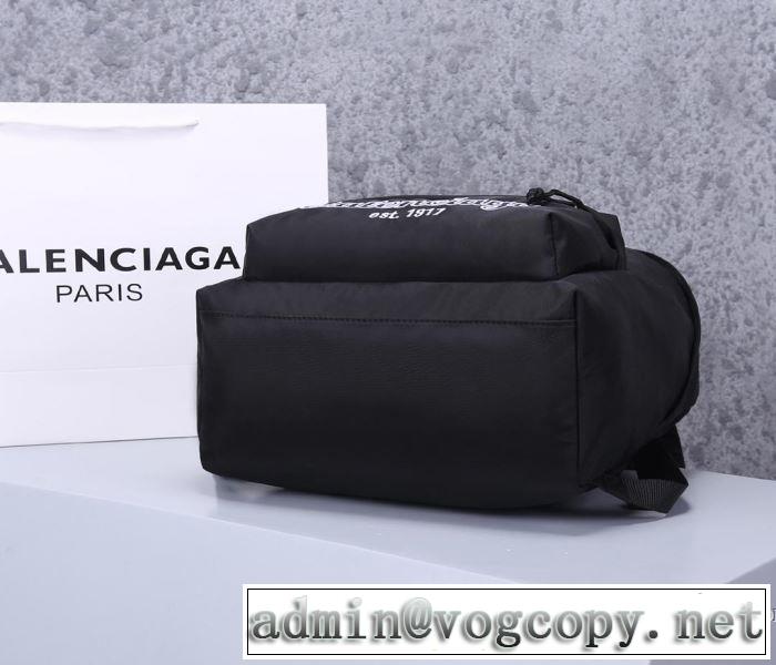 一番おしゃれ秋冬トレンド バレンシアガ BALENCIAGA 2019秋に注目したい リュック おしゃれさんはいち早く取り