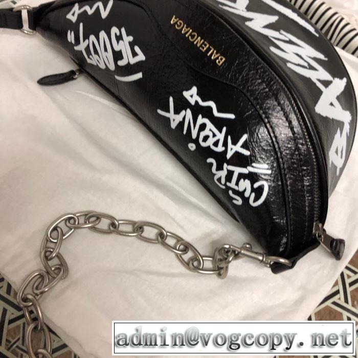 気になる2019年秋のファッション ミニバッグ 秋トレンドの新定番 バレンシアガ BALENCIAGA今から取り入れられるトレンド