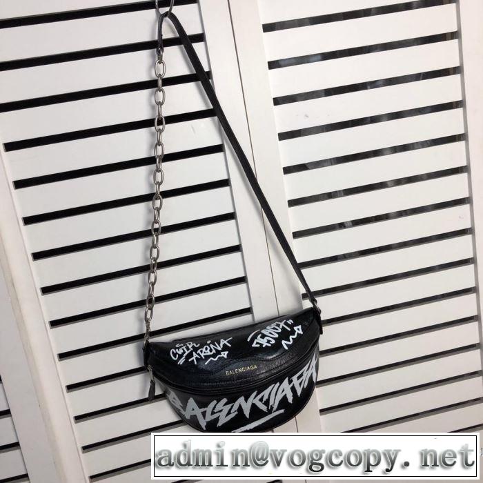 気になる2019年秋のファッション ミニバッグ 秋トレンドの新定番 バレンシアガ BALENCIAGA今から取り入れられるトレンド