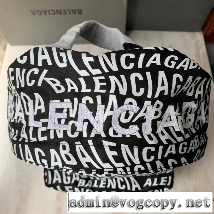 リュック とにかく完璧ブランド新作 バレンシアガ秋服コーデ2019年版  BALENCIAGA 大胆なチェックの人気トレンド