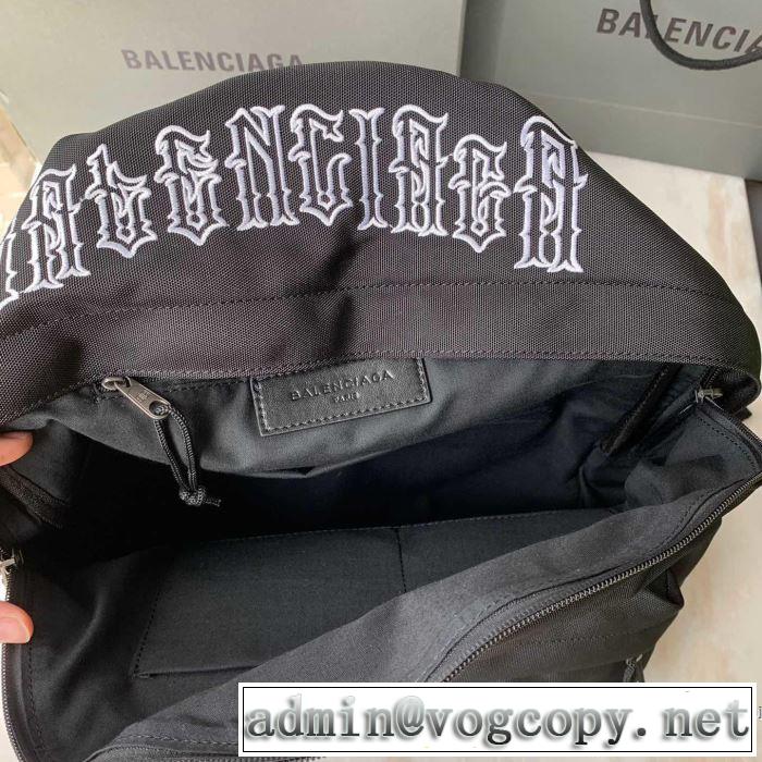 秋冬ファッションコーディネート バレンシアガ BALENCIAGA人気ファッション雑誌でも掲載 リュック 最重要！2019秋冬トレンド